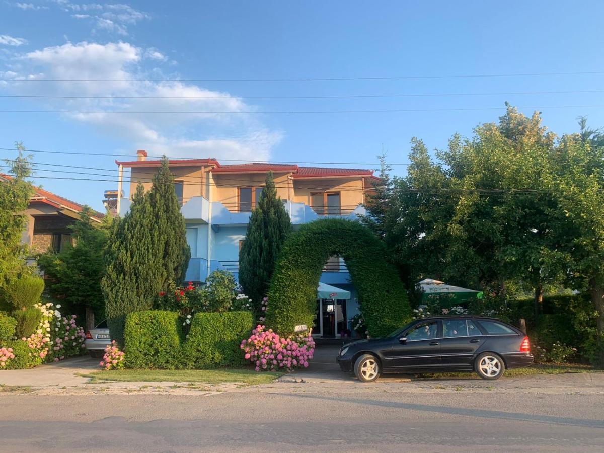Vila Deni Tushemisht Exterior photo